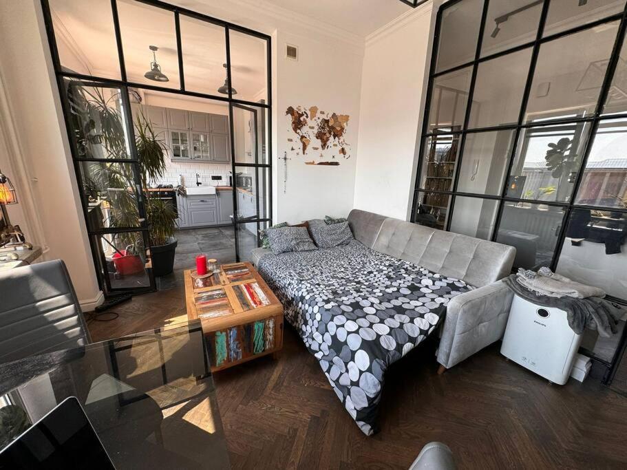 Lux Canada Penthouse