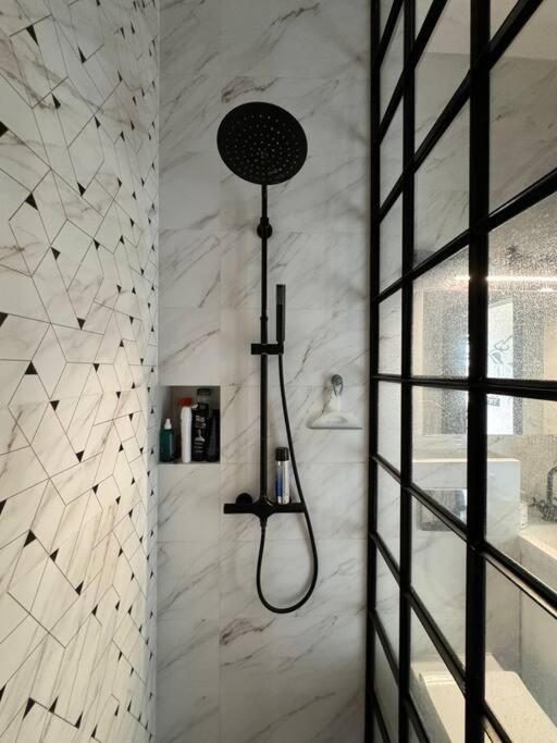 Lux Canada Penthouse